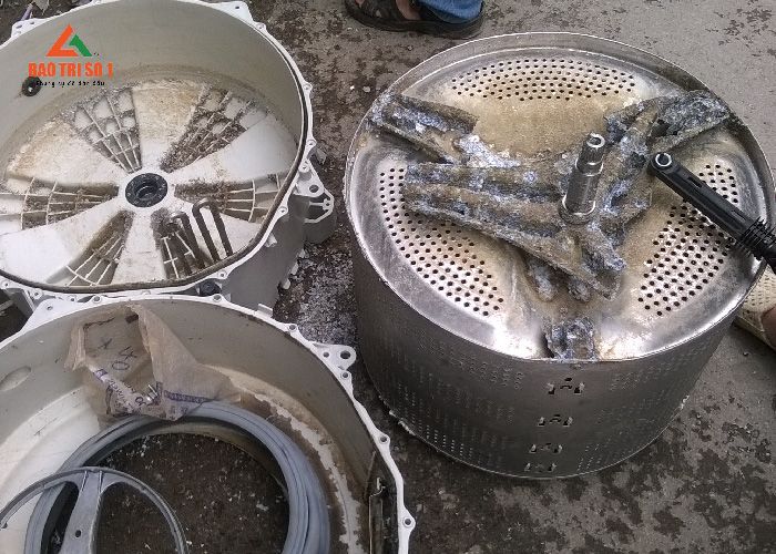 Máy giặt nếu không được các trung tâm vệ sinh máy giặt uy tín sẽ để lại những hậu quả khôn lường Máy giặt nếu không được các trung tâm vệ sinh máy giặt uy tín sẽ để lại những hậu quả khôn lường